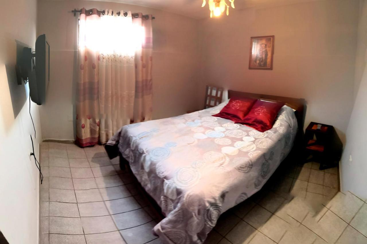 Casa Discreta Bed & Breakfast Cochabamba Bagian luar foto