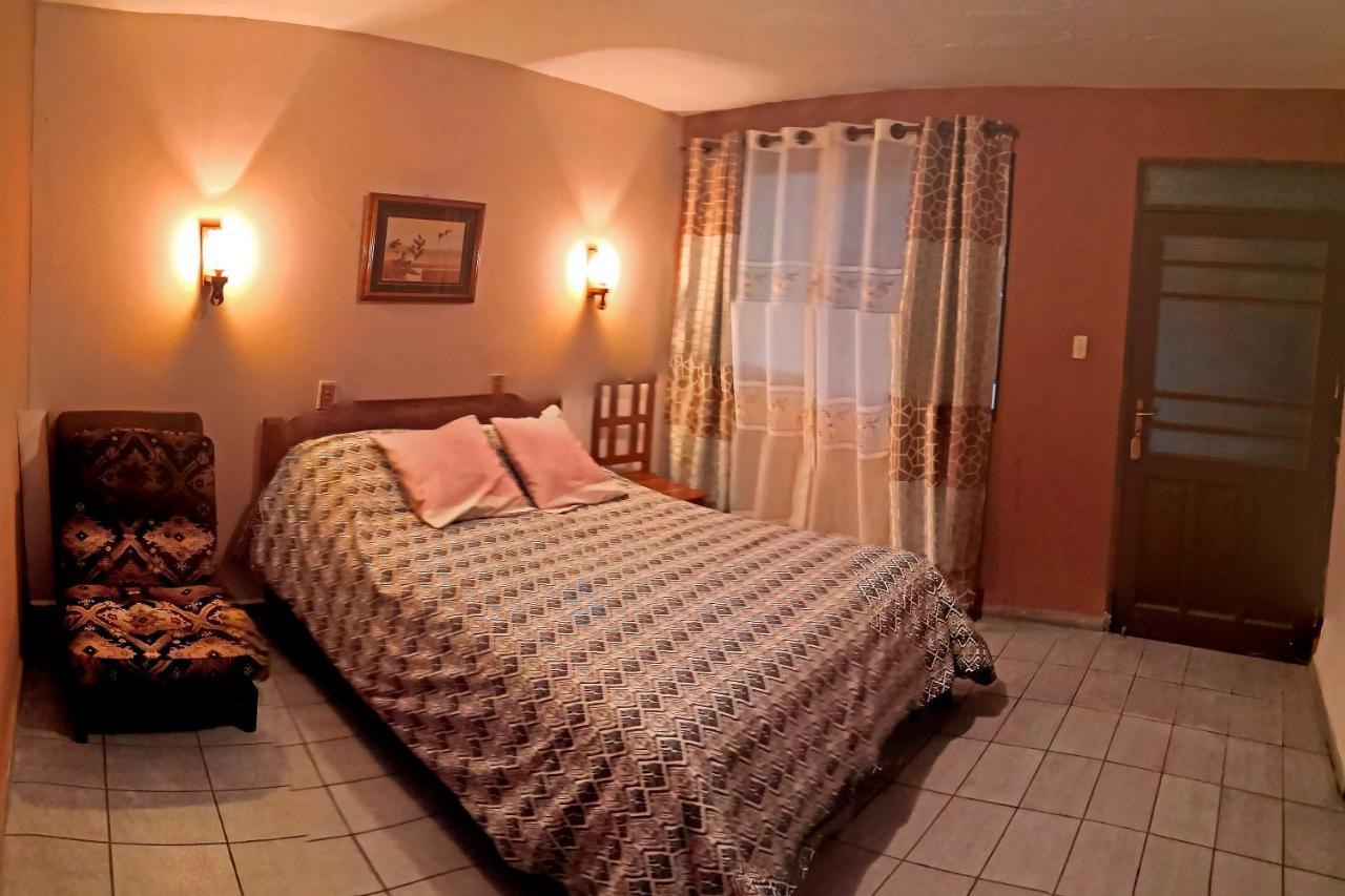 Casa Discreta Bed & Breakfast Cochabamba Bagian luar foto