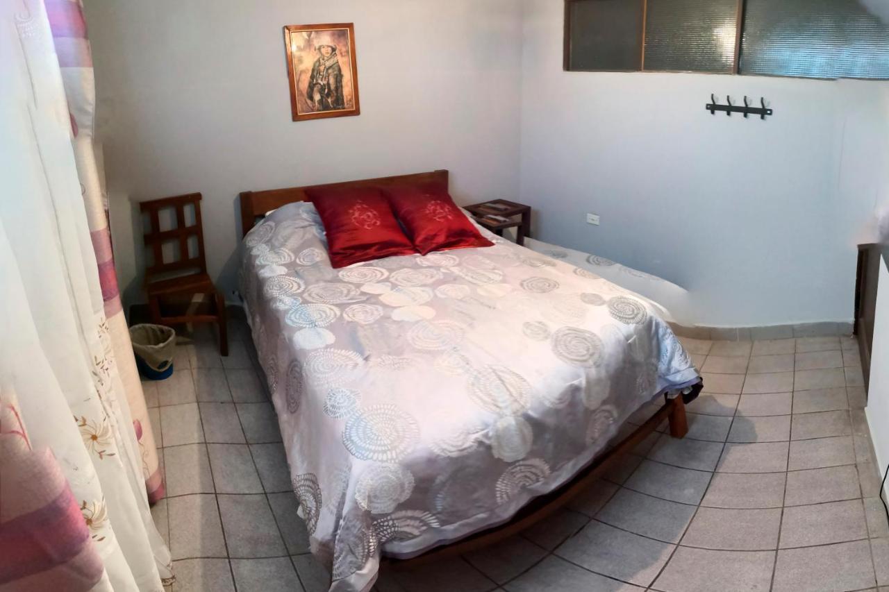 Casa Discreta Bed & Breakfast Cochabamba Bagian luar foto